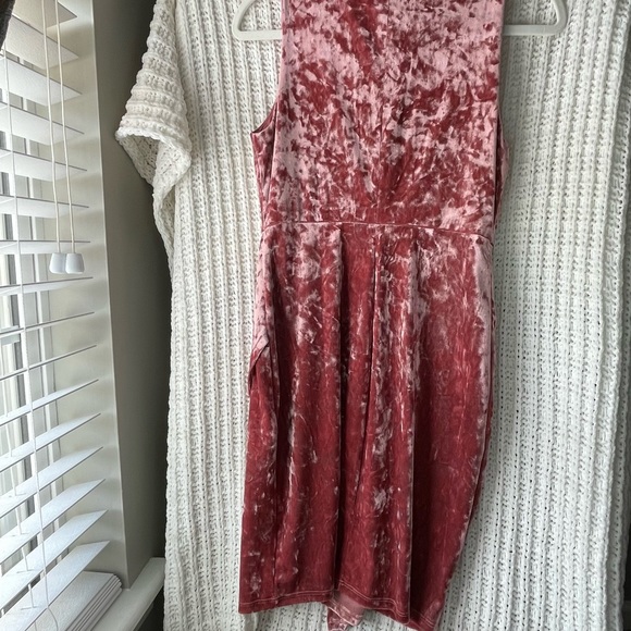 Fraiche By J Pink Velvet dress in Small - Picture 3 of 5